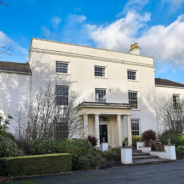 Free Valuations of Antiques and Jewellery at Fishmore Hall, Ludlow